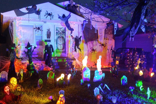 halloween decoration street near me