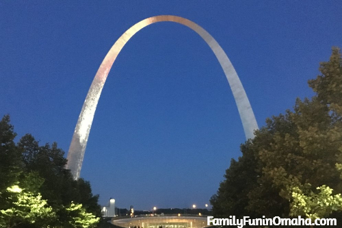 The Saint Lewis Arch in the evening